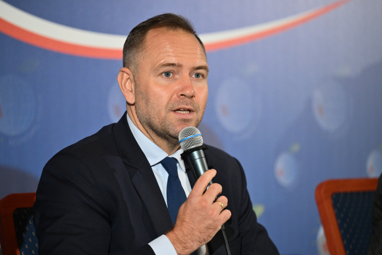 Prezes IPN Karol Nawrocki podczas XXXIII Forum Ekonomicznego w Karpaczu, Fot. PAP/M. Kulczyński