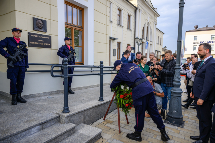 Wincenty Witos został patronem dworca kolejowego w Tarnowie. W ceremonii uczestniczył wicepremier Władysław Kosiniak-Kamysz, fot. PAP/P. Topolski