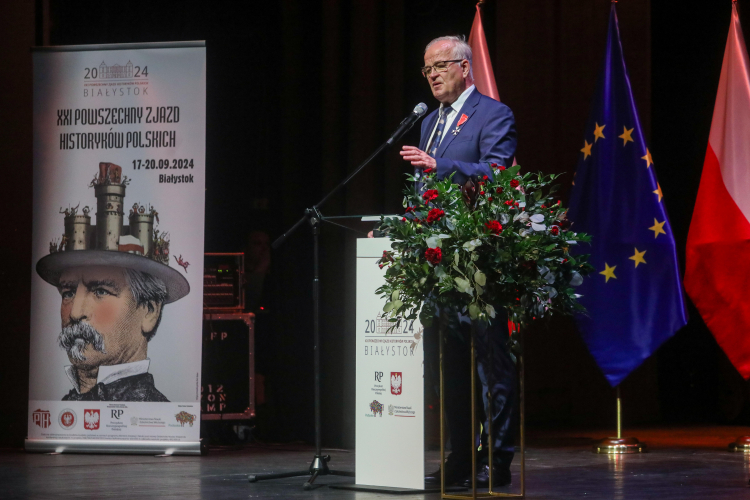 Prezes Polskiego Towarzystwa Historycznego prof. dr hab. Krzysztof Mikulski podczas XXI Powszechnego Zjazdu Historyków Polskich w Białymstoku. Fot. PAP/A. Reszko