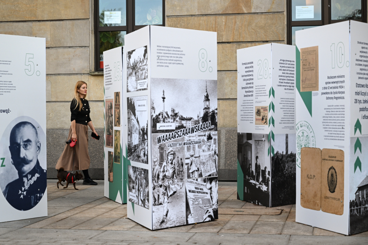 Lublin, wystawa zorganizowana przez IPN z okazji 100. rocznicy powstania Korpusu Ochrony Pogranicza, fot. PAP/W. Jargiło