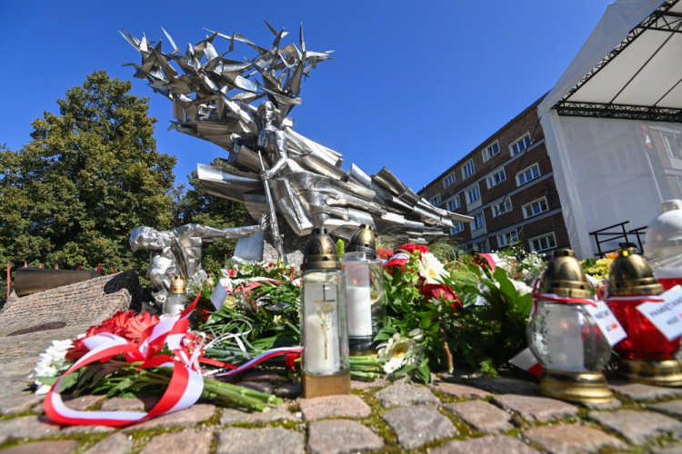 Uroczystość ku czci obrońców Poczty Polskiej na pl. Obrońców Poczty Polskiej. Gdańsk, 01.09.2024. Fot. PAP/A. Jackowski