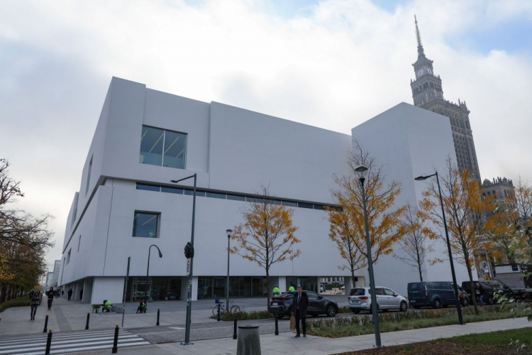 Gmach Muzeum Sztuki Nowoczesnej w Warszawie. Fot. PAP/P. Supernak