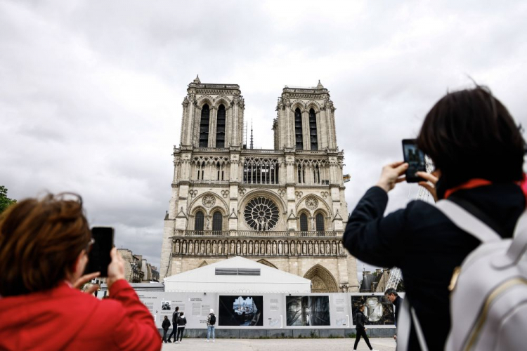 Paryska katedra Notre-Dame. Fot. PAP/EPA