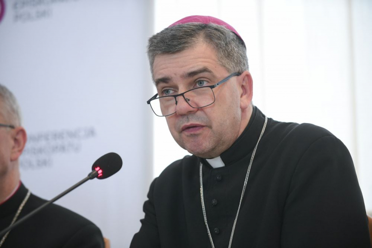 Przewodniczący Komisji Wychowania Katolickiego KEP bp Wojciech Osial. Fot. PAP/M. Obara