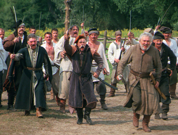 Scena z "Pana Tadeusza" w rezyserii Andrzeja Wajdy. Na pierwszym planie Jerzy Bińczycki, fot. PAP/T. Gzell