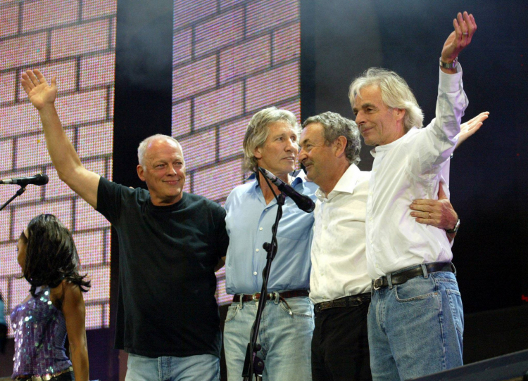 Zespół Pink Floyd na koncercie Live 8 w Londynie w 2005 r. PAP/EPA/STEVE REIGATE UK AND IRELAND OUT