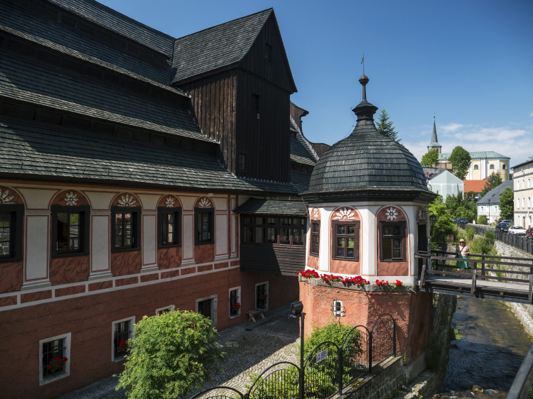 Wyróżnione w konkursie Muzeum Papiernictwa w Dusznikach-Zdroju. Fot. PAP/J. Ochoński