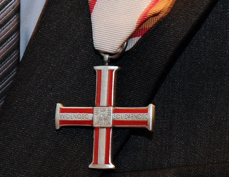 Krzyż Wolności i Solidarności Fot. PAP/Marcin Bielecki