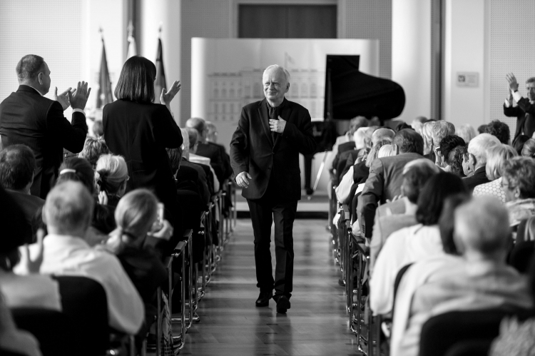 Janusz Olejniczak (1952-2024), fot. PAP/M. Kulczyński