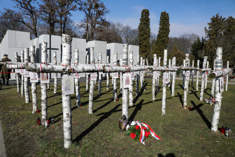 Kwatera „Ł” na Powązkach Wojskowych w Warszawie. Fot. PAP/A. Zawada