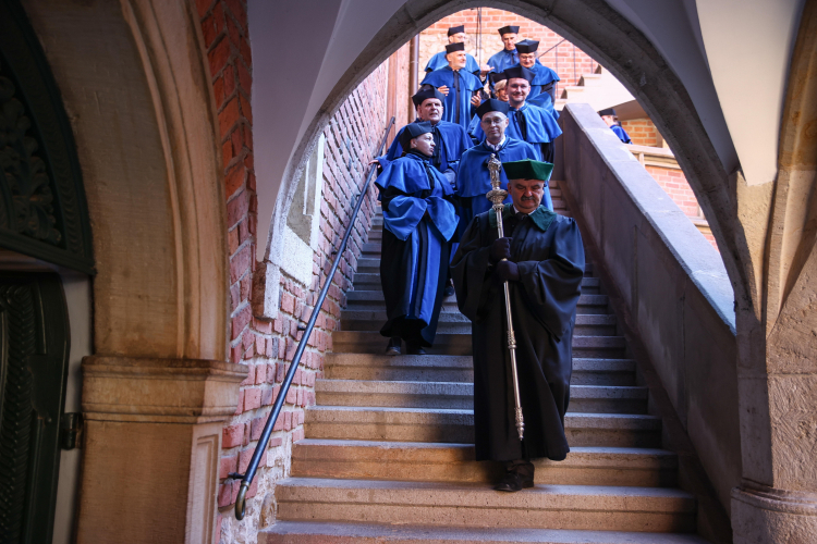 Orszak profesorski w ramach inauguracji nowego, 661. roku akademickiego na Uniwersytecie Jagiellońskim, najstarszej polskiej uczelni. PAP/Łukasz Gągulski