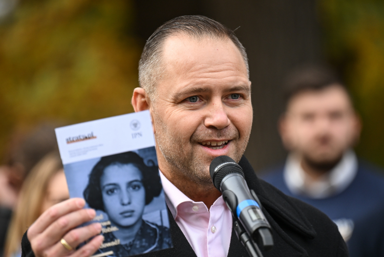 Prezes IPN dr. Karol Nawrocki na konferencji prasowej na temat programu „Straty osobowe i ofiary represji pod okupacją niemiecką w latach 1939-1945”. PAP/Adam Warżawa
