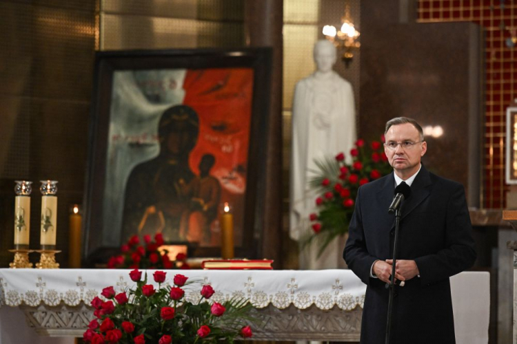 Prezydent RP Andrzej Duda przemawia na mszy świętej w pościele św. Stanisława Kostki w Warszawie podczas uroczystości upamiętniających 40. rocznicę męczeńskiej śmierci bł. ks. Jerzego Popiełuszki. Fot. PAP/R. Pietruszka