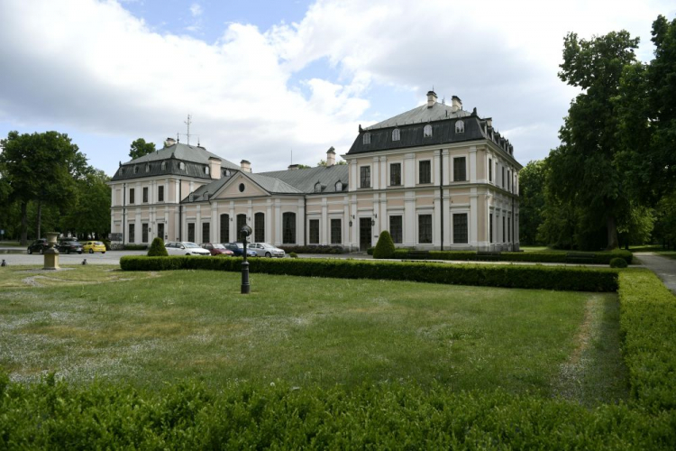 Zabytkowy pałac w Sieniawie. Fot. PAP/D. Delmanowicz