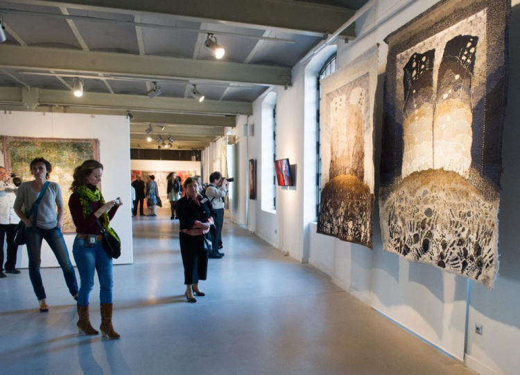 Wystawa konkursowa 14. Międzynarodowego Triennale Tkaniny w Centralnym Muzeum Włókiennictwa w Łodzi. 2013 r. Fot. PAP/G. Michałowski