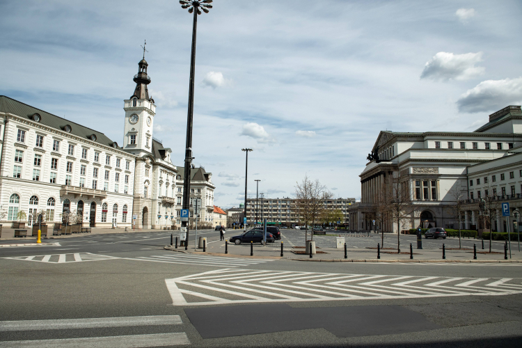 Warszawa, Plac Teatralny, fot. PAP/A. Lange