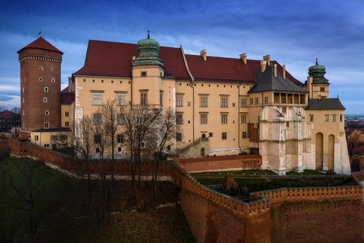 Widok na Zamek Królewski na Waweluw Krakowie. PAP/Łukasz Gągulski
