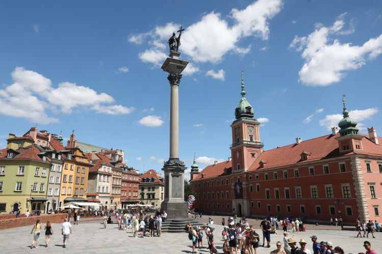 Kolumna króla Zygmunta III Wazy przed Zamkiem Królewskim w Warszawie, fot. PAP/T. Gzell