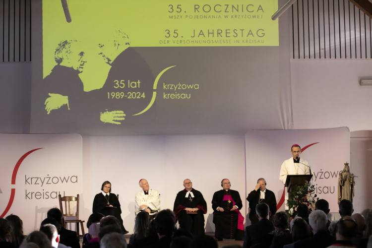 Krzyżowa, obchody 35. rocznicy Mszy Pojednania, fot. PAP/K. Ćwik