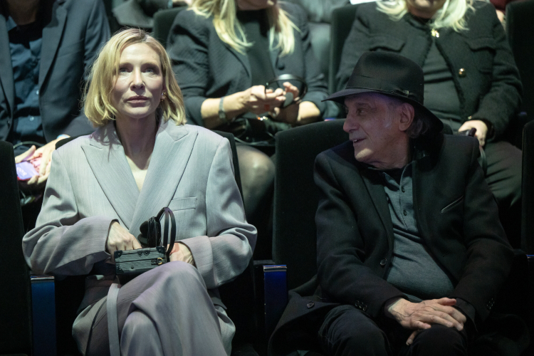Edward (Ed) Lachman i Cate Blanchett na 32. Międzynarodowym Festiwalu Sztuki Autorów Zdjęć Filmowych EnergaCamerimage, fot. PAP/T. Żmijewski