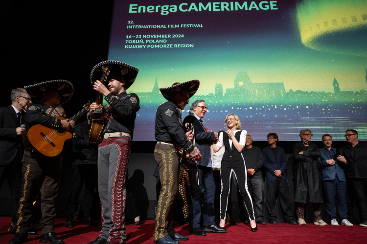 Cate Blanchett i Rodrigo Preto na gali wręczenia nagród podczas festiwalu EnergaCamerimage w Toruniu, fot. PAP/T. Żmijewski