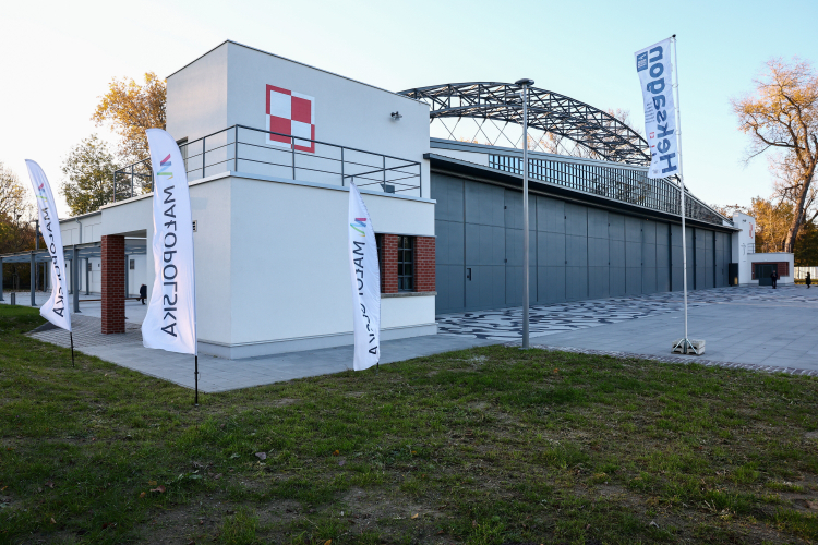 Hangar nr 5 odbudowany dla Muzeum Lotnictwa Polskiego w Krakowie. Został zburzony w 1945 r. podczas wycofywania się Niemców, a po odbudowie przekazany muzeum 24 października 2024 r. Jesienią 2025 r. zostanie w nim otwarta nowa stała wystawa. (amb) PAP/Art Service