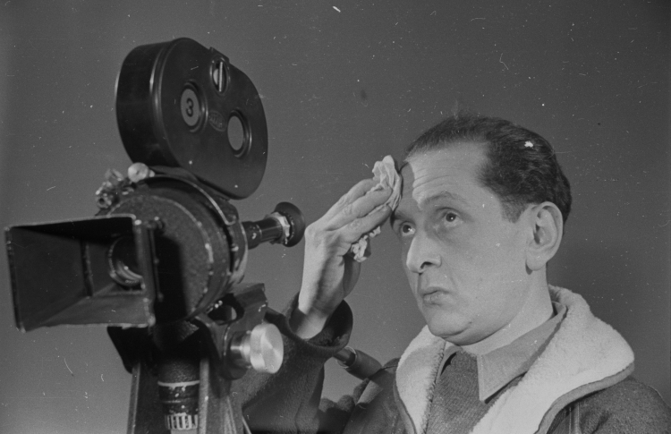 Władysław Forbert, jeden z pierwszych operatorów Polskiej Kroniki Filmowej, fot. PAP/CAF/J. Baranowski