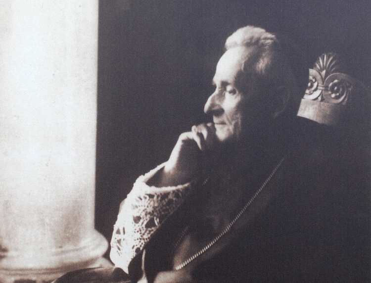 Zdjęcie Kardynała Adama Stefana Sapiehy w kurii krakowskiej, około 1947 r. PAP/Reprodukcja Piotr Polak