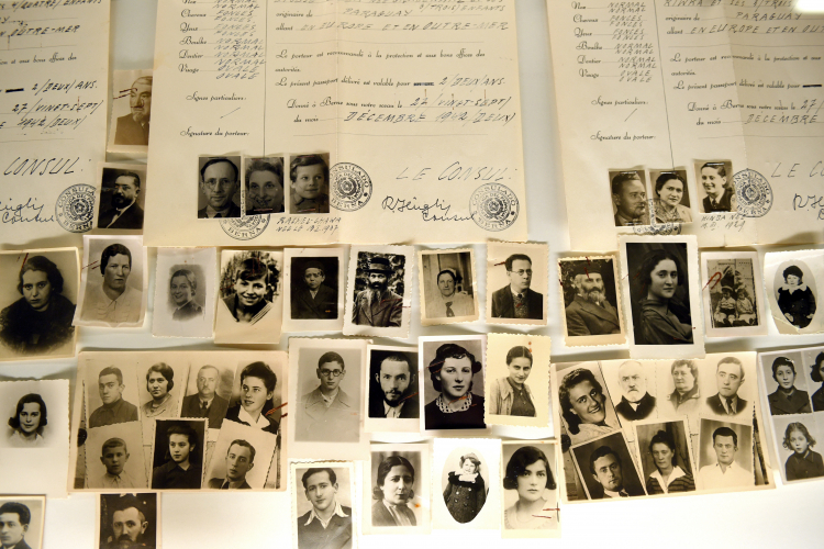 Wystawa „Paszporty” poświęcona grupie Ładosia w Muzeum Polaków Ratujących Żydów podczas II wojny światowej im. Rodziny Ulmów w Markowej. PAP/Darek Delmanowicz
