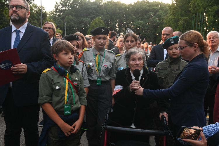 Wanda Traczyk-Stawska i Jan Ołdakowski podczas obchodów 80. rocznicy Powstania Warszawskiego, fot. PAP/P. Nowak