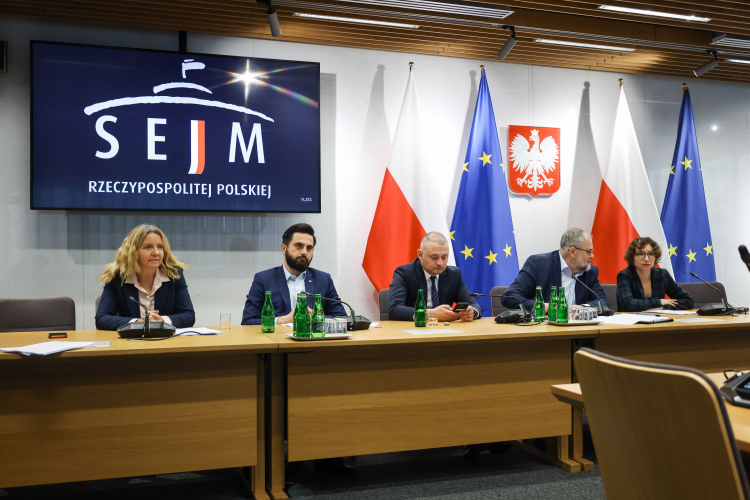 Posiedzenie sejmowej komisji kultury i środków przekazu, fot. PAP/A. Zawada