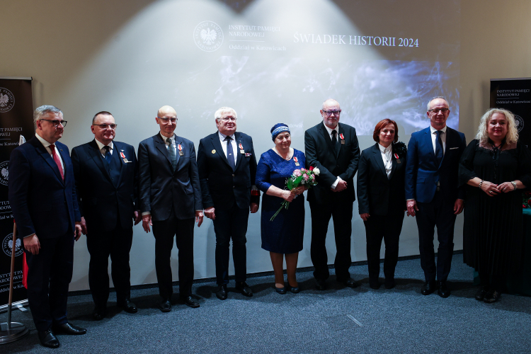 Gala nagrody „Świadek Historii” katowickiego oddziału IPN, Grzegorz Grześkowiak, Tomasz Borówka, Jan Musiał, Anna Dziadek, Krzysztof Toboła, Maria Lorens oraz Anna Morajko-Fornal, fot. PAP/J. Praszkiewicz