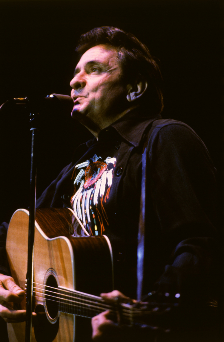 Legenda muzyki country Johny Cash na koncercie w Lahti w Finlandii w 1983 r. Fot. PAP/EPA/Hans Paul 