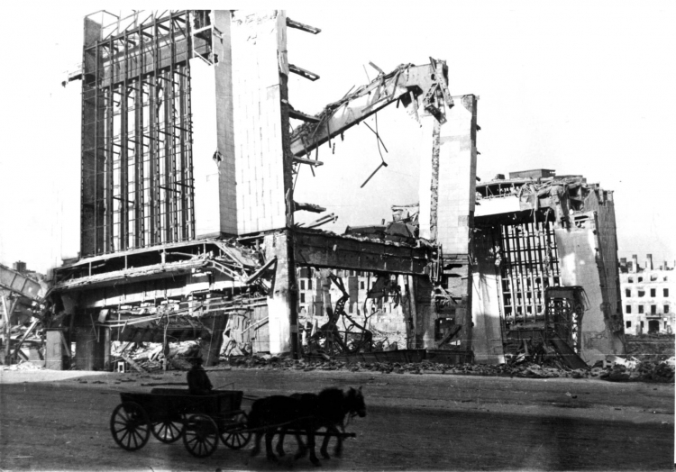 Ruiny Dworca Głównego w Warszawie (styczeń 1954). PAP/CAF archiwum