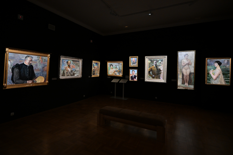 Prezentacja nowej aranżacji i oświetlenia wystawy stałej Jacek Malczewski w Muzeum im. Jacka Malczewskiego w Radomiu. Fot. PAP/Piotr Polak