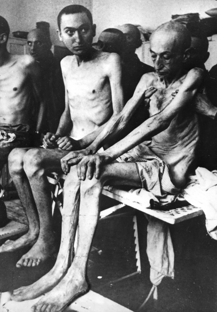 Więźniowie obozu koncentracyjnego Auschwitz. PAP/CAF/Reprodukcja
