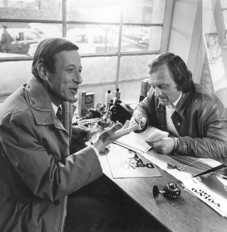 Realizacja filmu „Godzina szczytu”. Nz. Leszek Herdegen (L) i Witold Pyrkosz (P). PAP/Eugeniusz Wołoszczuk 