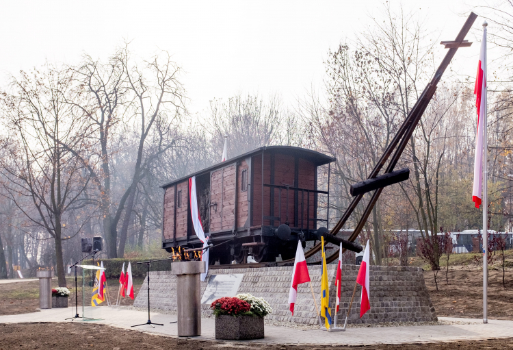 Pomnik ofiar Tragedii Górnośląskiej w Bytomiu - Miechowicach, fot. PAP/A. Grygiel