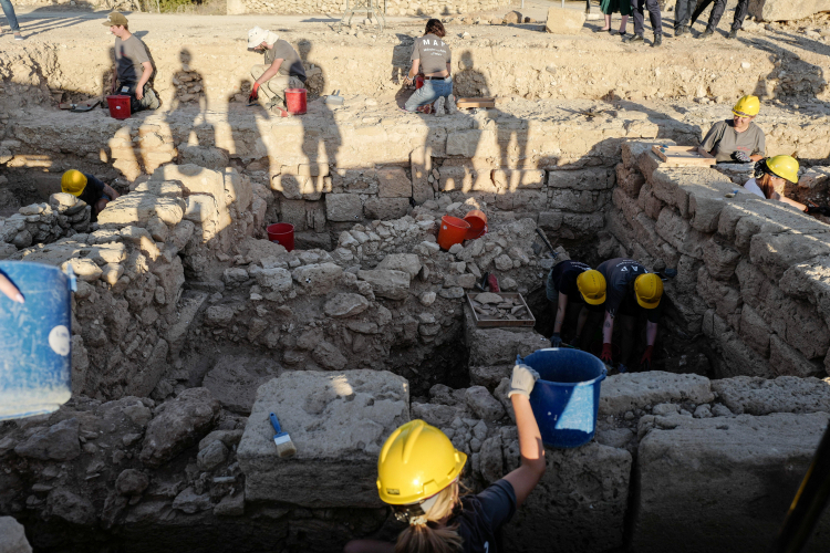 Wykopaliska prowadzone przez polskich archeologów w Nea Pafos na Cyprze, fot. PAP/M. Marek