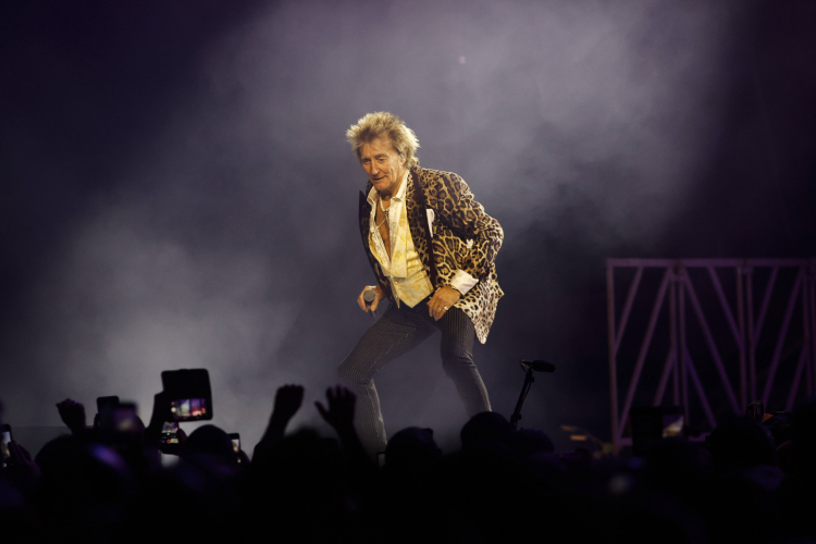 Rod Stewart na koncercie 15 grudnia 2024 w Hiszpanii, fot. PAP/EPA/EFE/K. Delgado