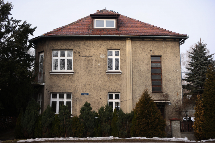 Dom komendanta niemieckiego obozu Auschwitz-Birkenau Rudolfa Hoessa w Oświęcimiu kupiony przez Counter Extremism Project. Fot. PAP/Jarek Praszkiewicz