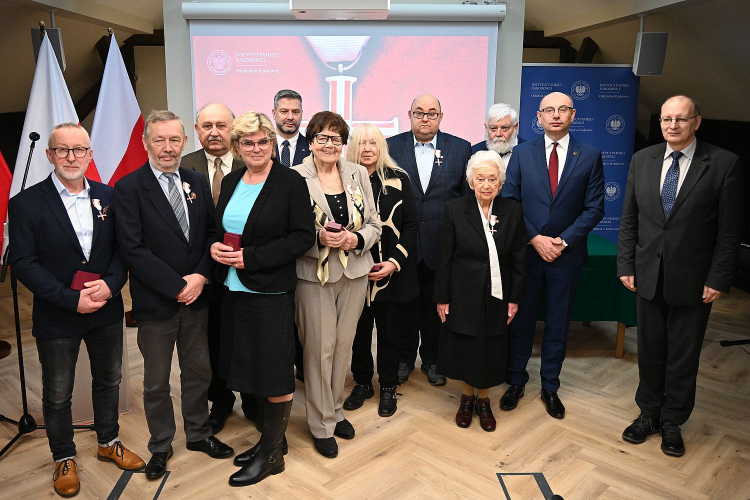 W Krakowie wręczono Krzyże Wolności i Solidarności. Fot. Żaneta Wierzgacz, Janusz Ślęzak (IPN)