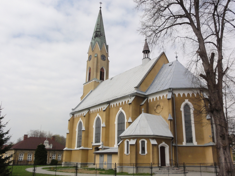 Kościół i parafia pw. św. Marii Magdaleny w Mazańcowicach. Źródło: Wikipedia
