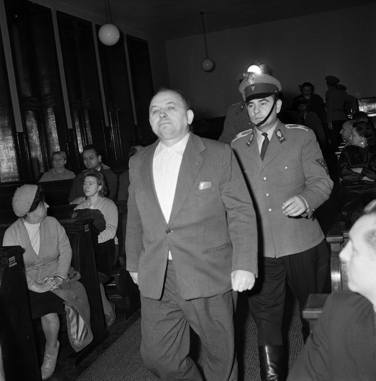 Stanisław Wawrzecki w pierwszym dniu procesu w tzw. aferze mięsnej, fot. PAP/Bolesław Miedza