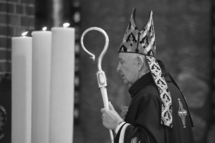 Bp Kazimierz Romaniuk (1927-2025), fot. PAP/Bartłomiej Zborowski