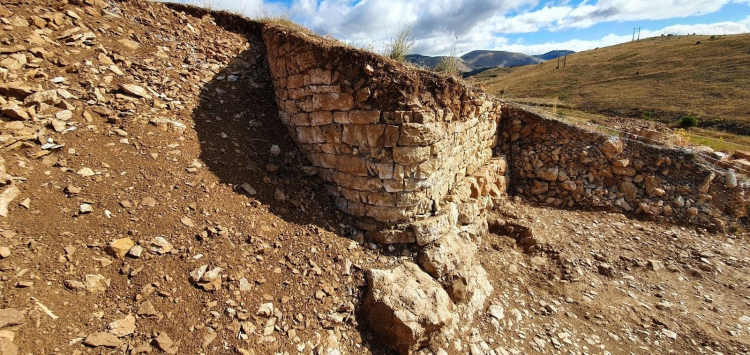 Pozostałości rzymskiego fortu odkryte podczas prac archeologicznych w północnej Hiszpanii, fot. domena publiczna