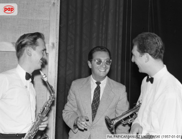 Leopold Tyrmand na festiwalu w Sopocie w 1957 r., fot. PAP/Janusz Uklejewski