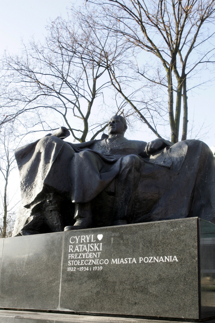 Pomnik Cyryla Ratajskiego, prezydenta Poznania w latach 1922-1934 i 1939 (proj. Jan Kucz). Fot. PAP/Adam Ciereszko 