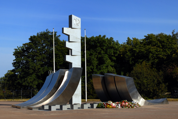 Gdynia, pomnik Polski Morskiej, fot. PAP/Afa Pixx/Tomasz Degórski