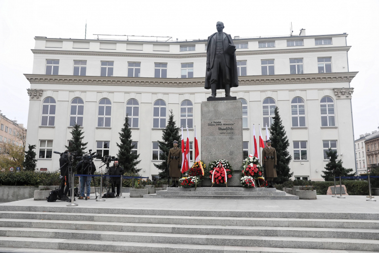 Pomnik Wincentego Witosa w Warszawie, fot. PAP/Tomasz Gzell